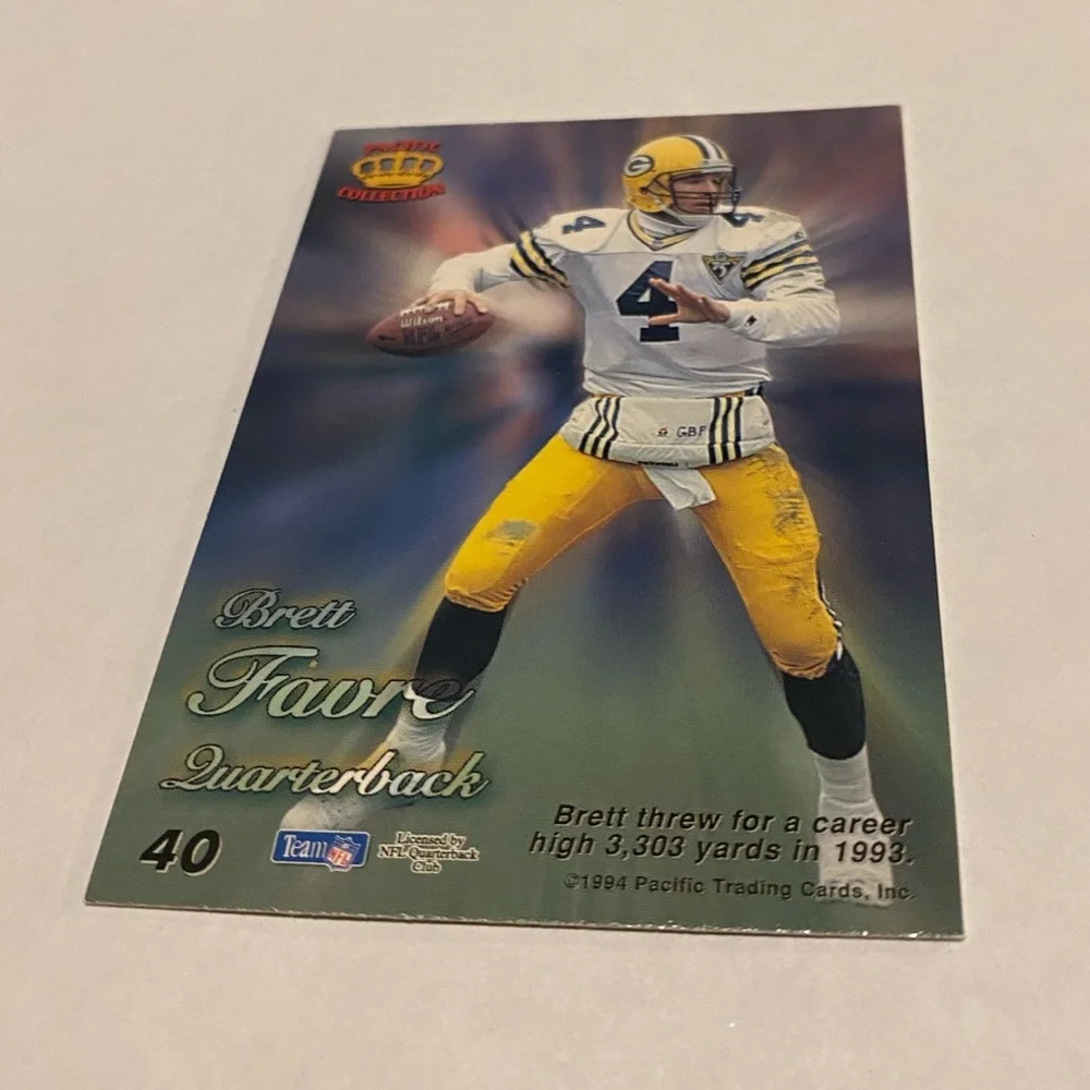 Brett Farve Rare!! 1994 Gold Pacific Prism Football Card Vintage Collectible